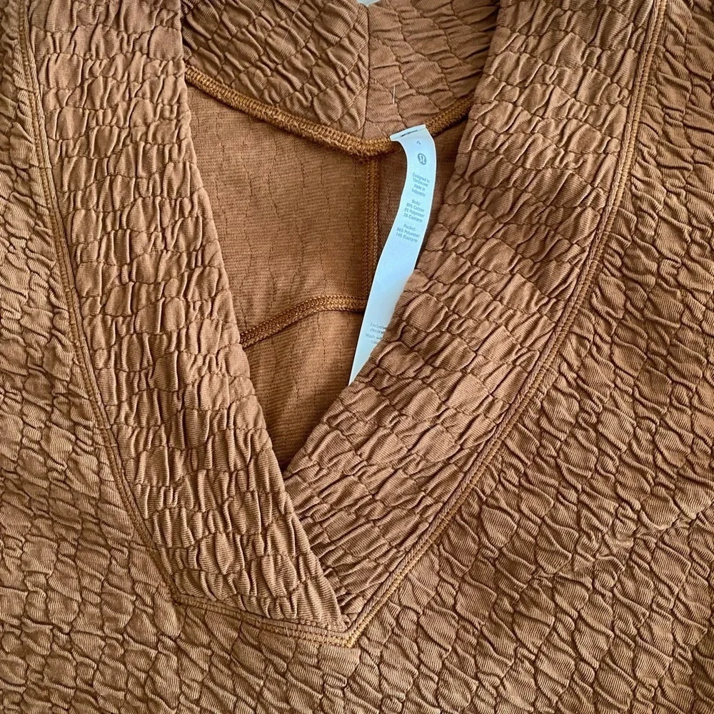 Lululemon Rippled V-Neck High Low Oversized Pullover Copper Brown Size 4